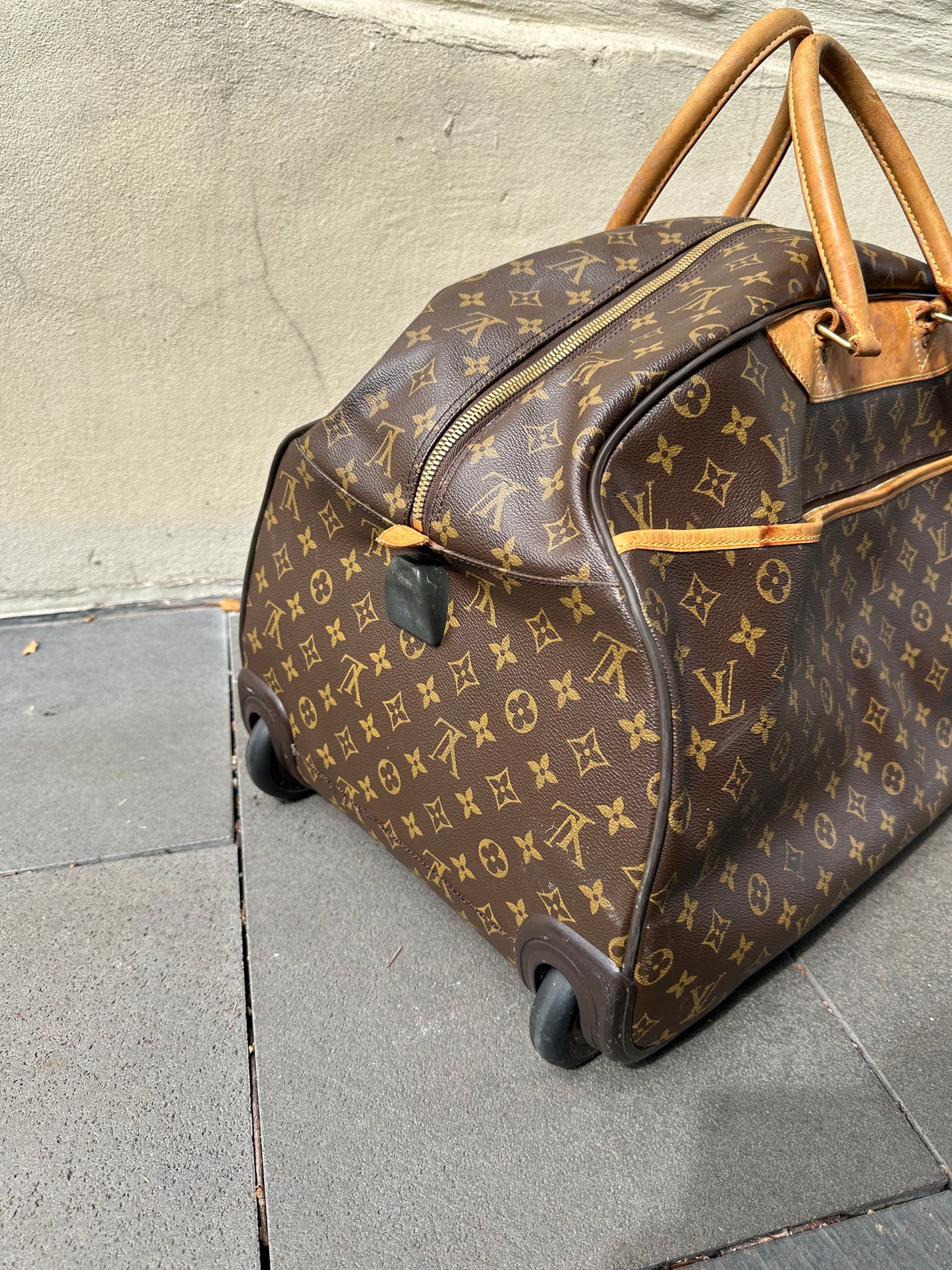 Louis Vuitton Roll On Luggage Bag
