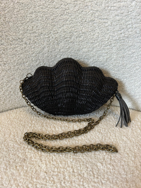 Kayu Black Raffia Shell Bag