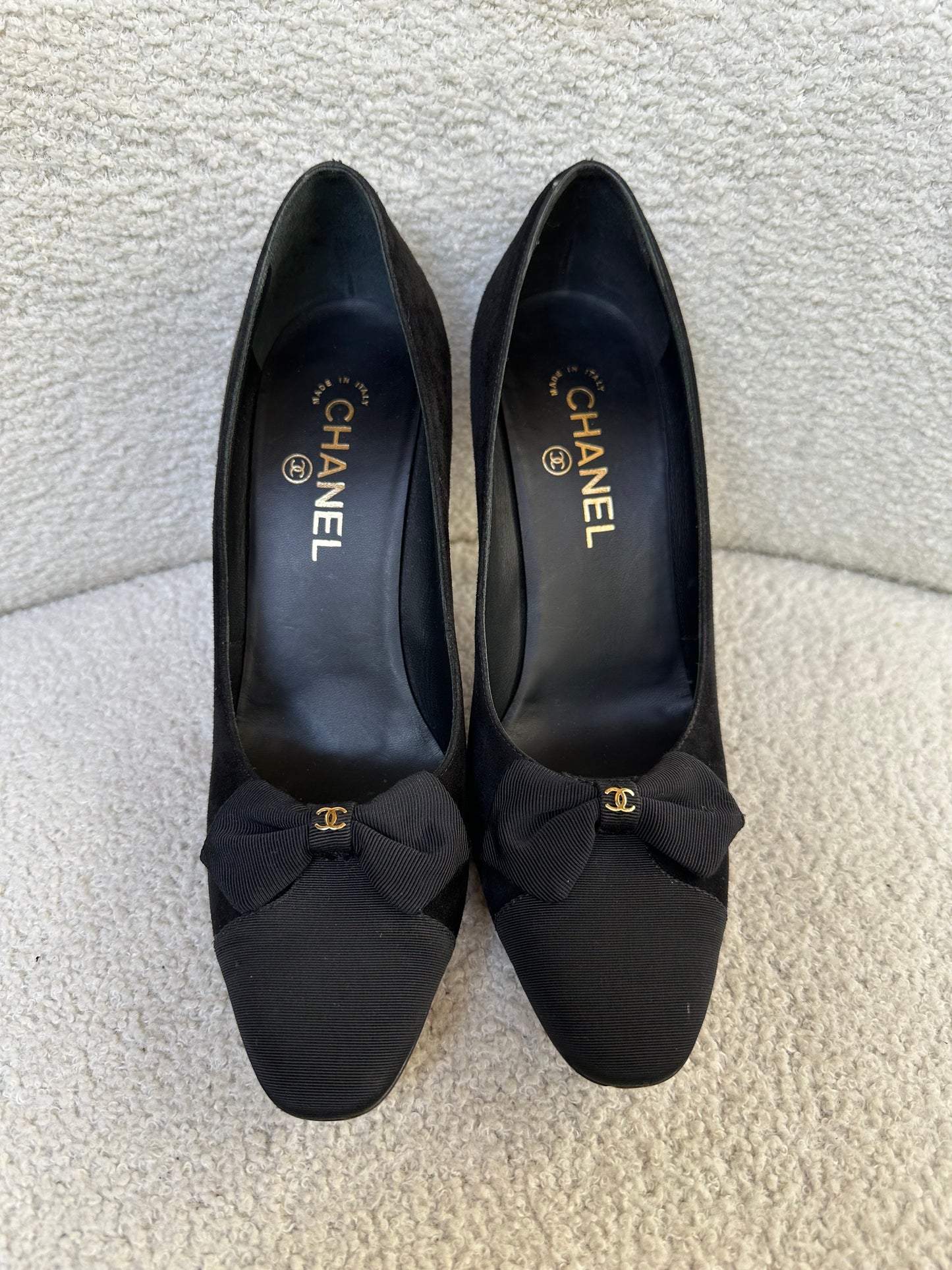 Chanel Black Suede Grograin Pumps Size 40