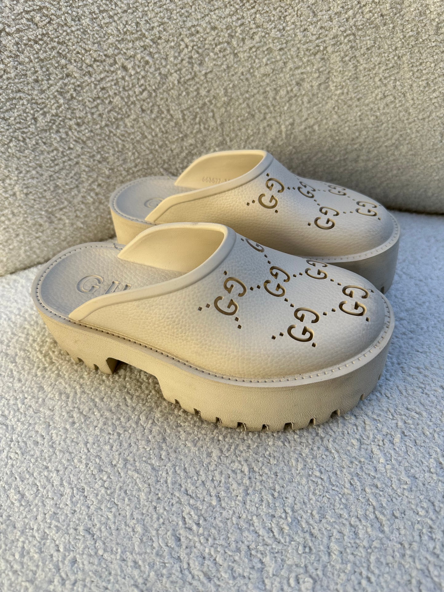 Gucci Rubber GG Cream Clogs Size 35