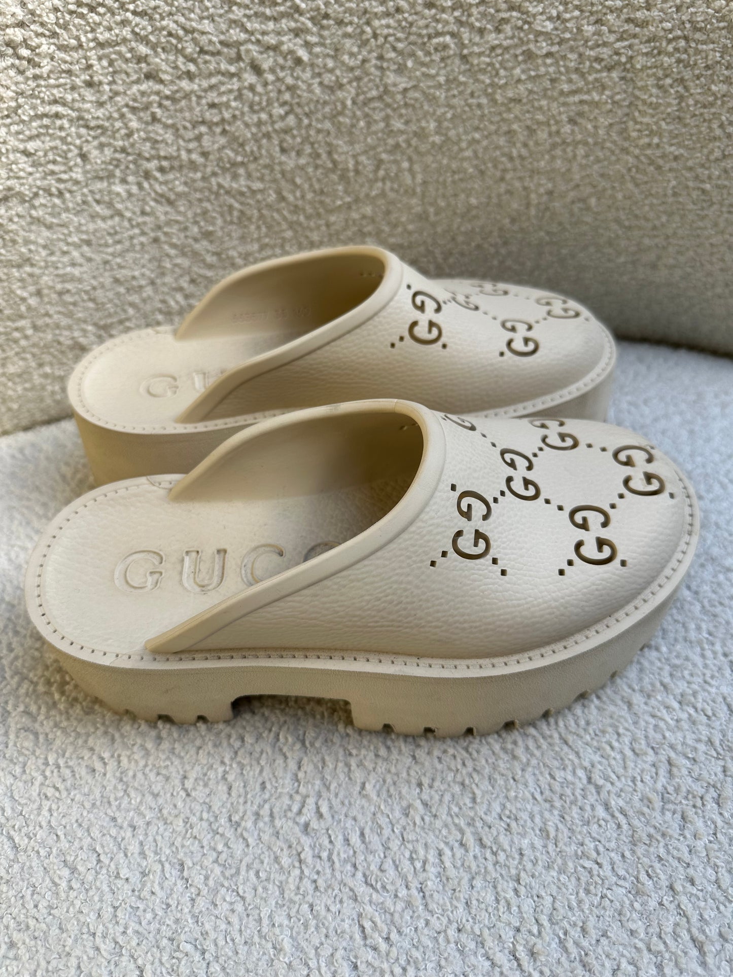 Gucci Rubber GG Cream Clogs Size 35