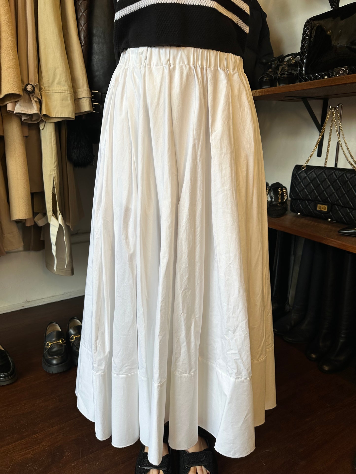 Scanlan Theodore White Long Gather Skirt Size 6