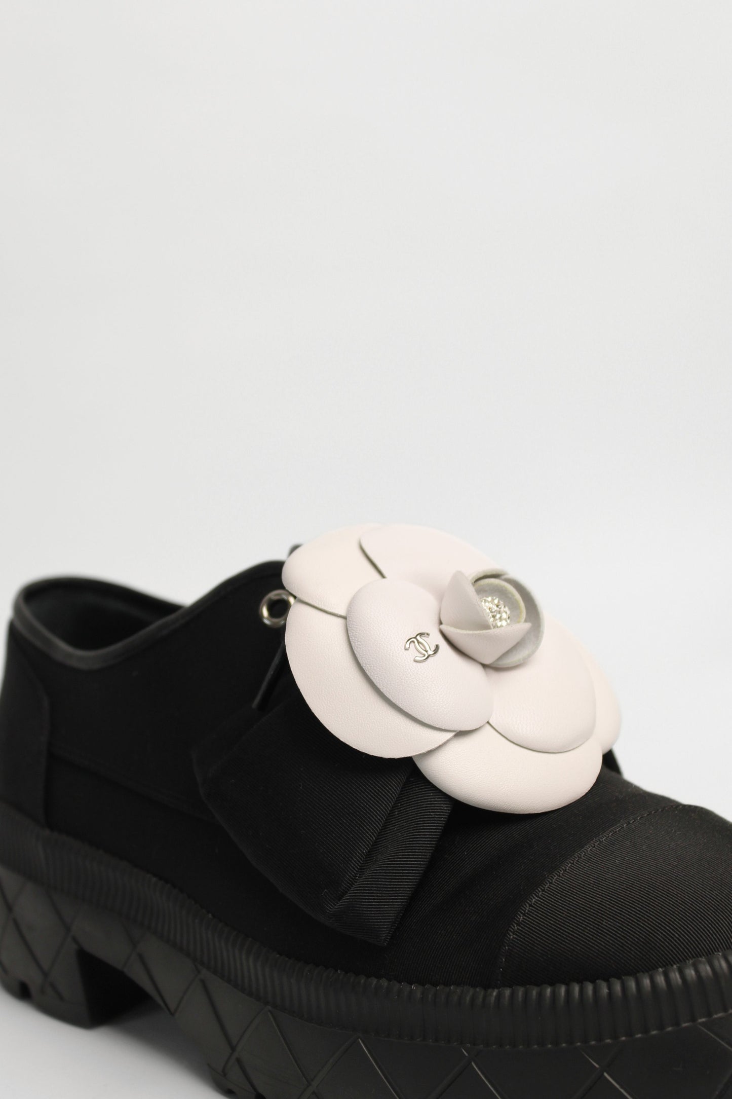 Chanel Black Fabric Camilla Shoes Size 40.5