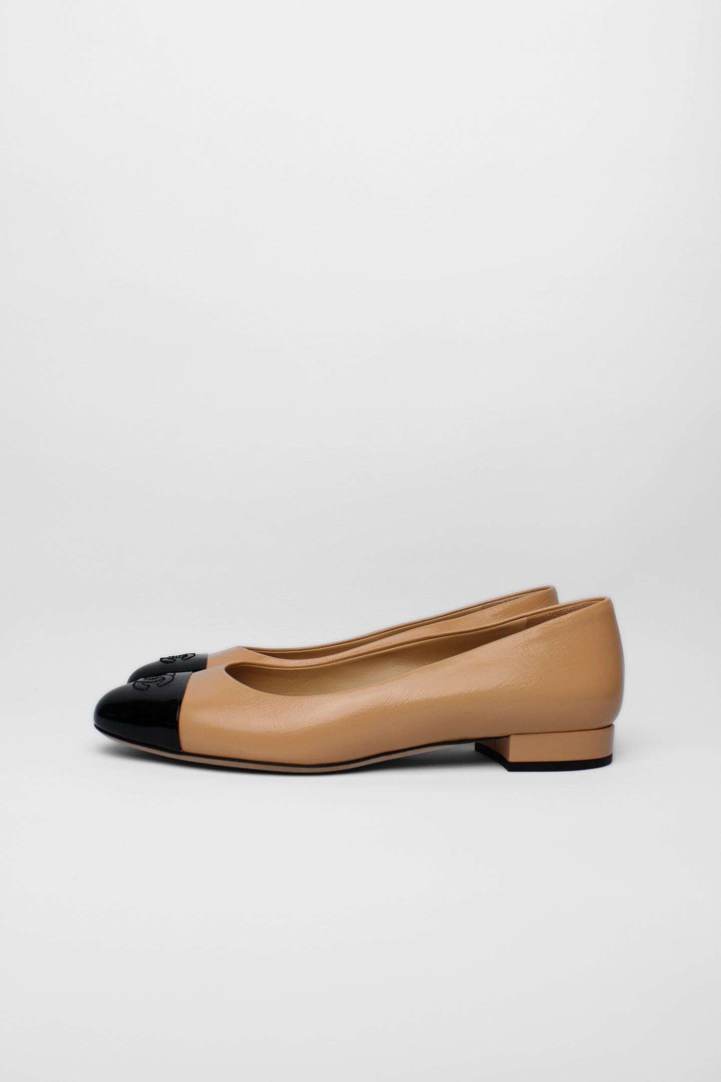 Chanel Black Toe Ballet Flats Size 38.5