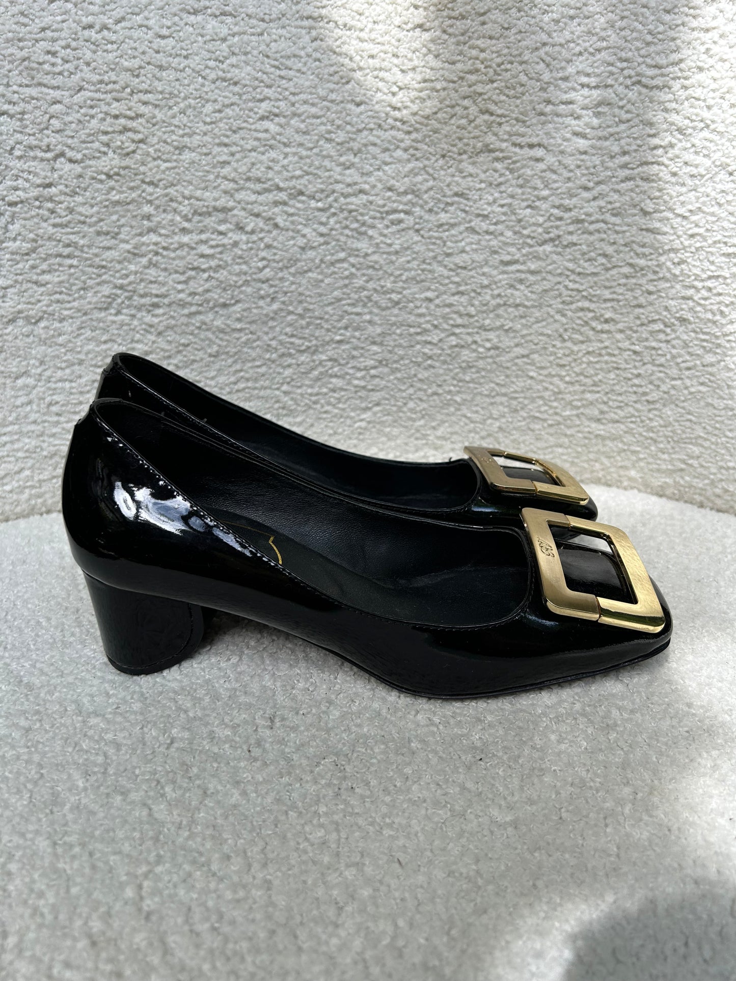 Roger Vivier Black Patent Shoes Size 35