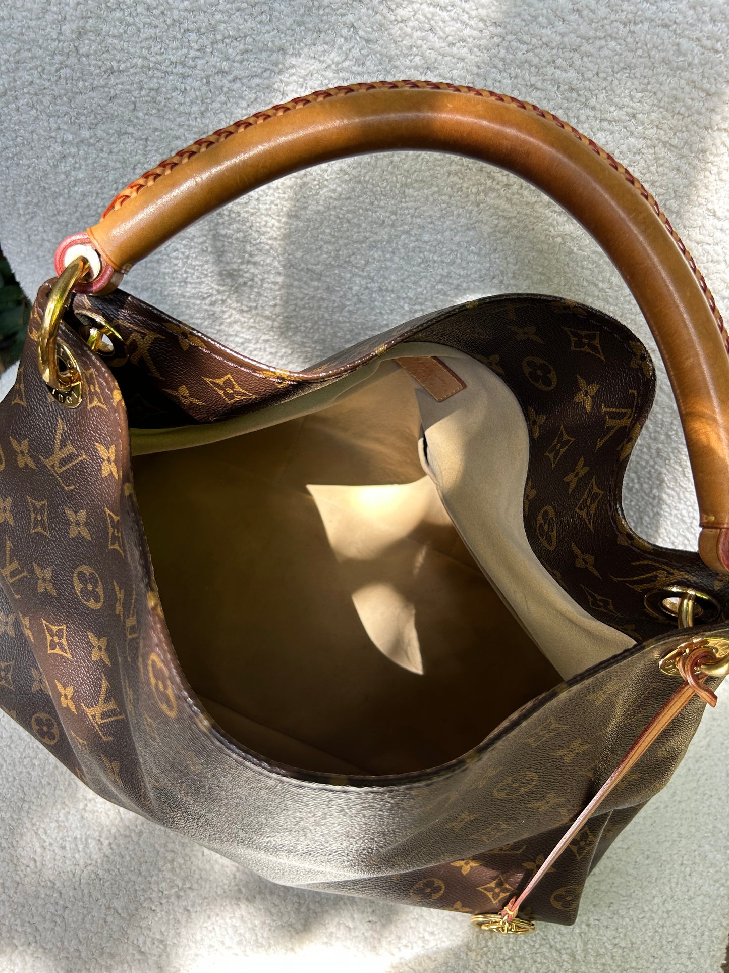 Louis Vuitton Atlas Monogram Bag