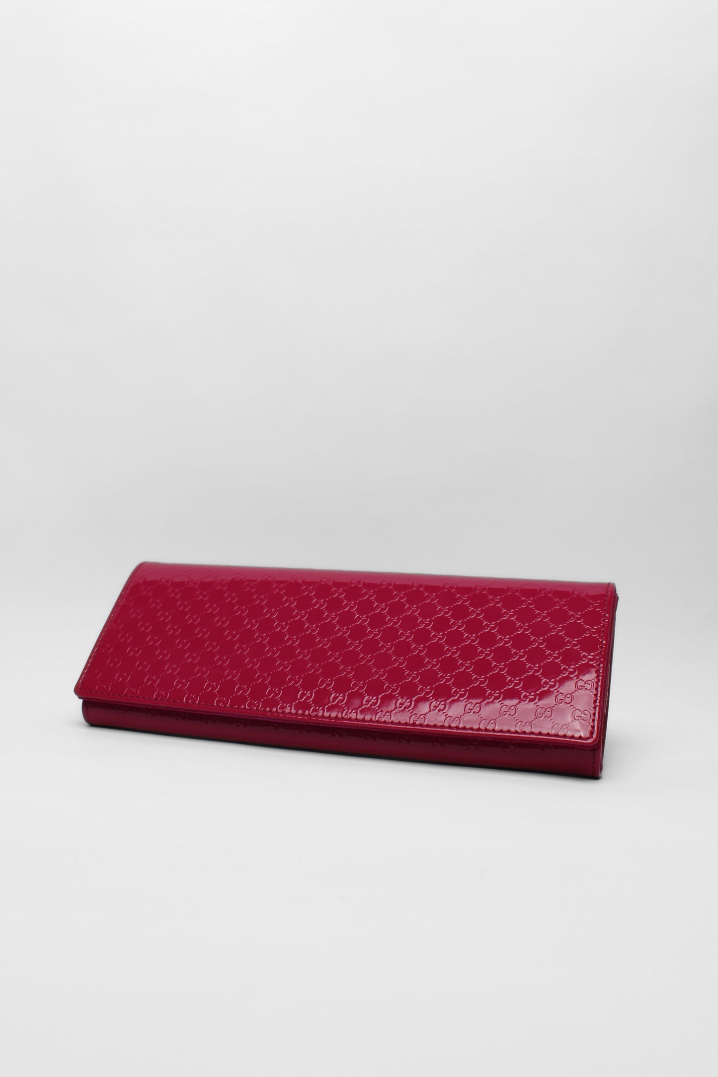 Gucci patent hot pink leather clutch bag