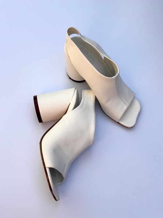 MM6 White Open Toe Sandals Size 38