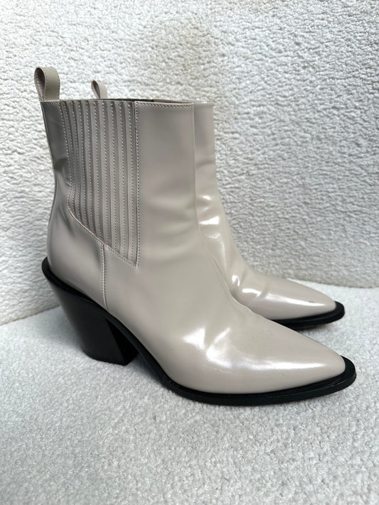 Scanlan Theodore Cream Boot Size 41