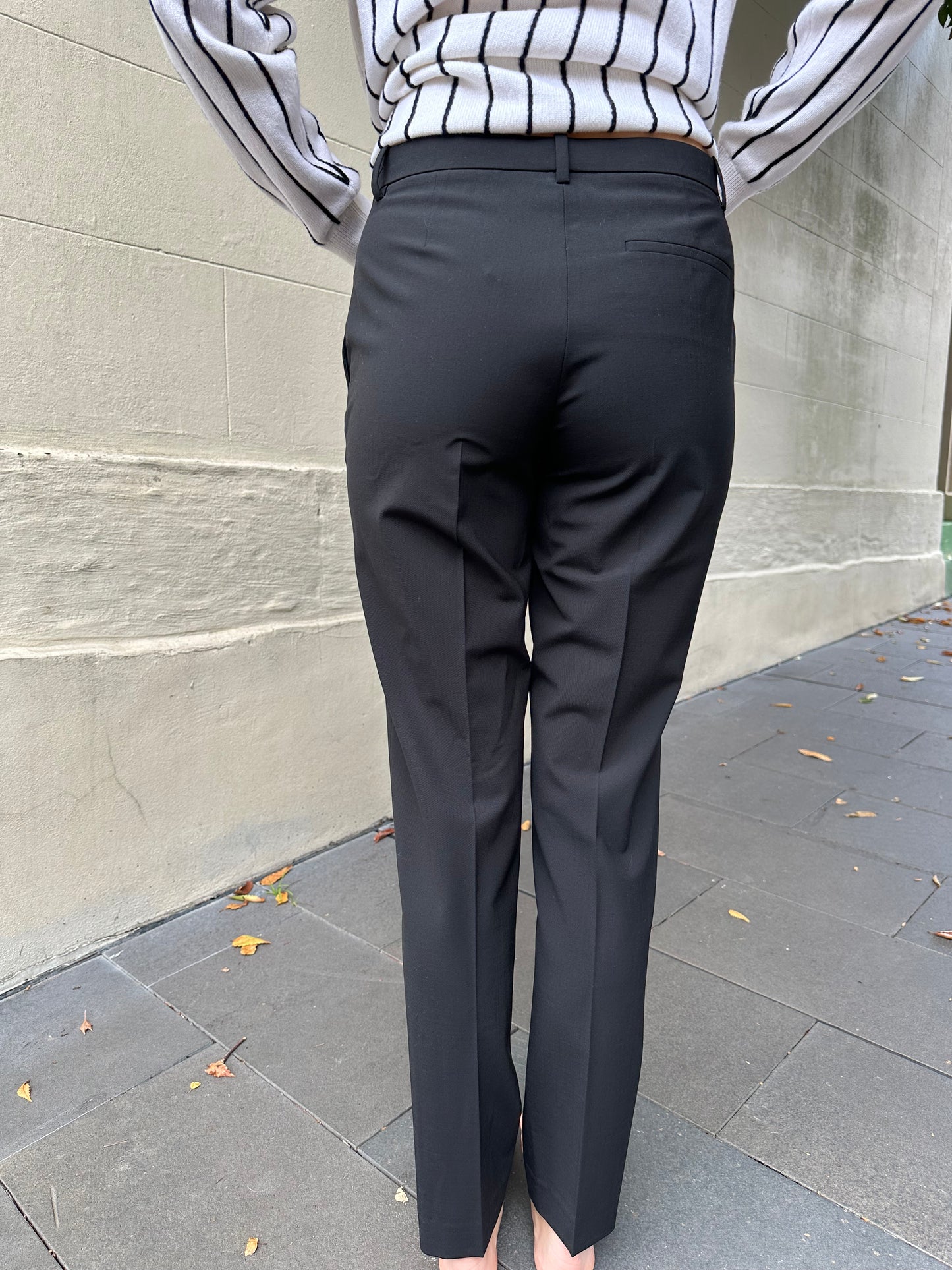 Theory Black Classic Pant Size US 4