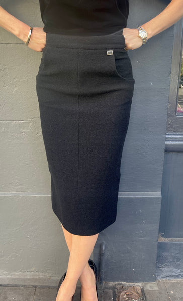 Chanel black tweed skirt Size 38