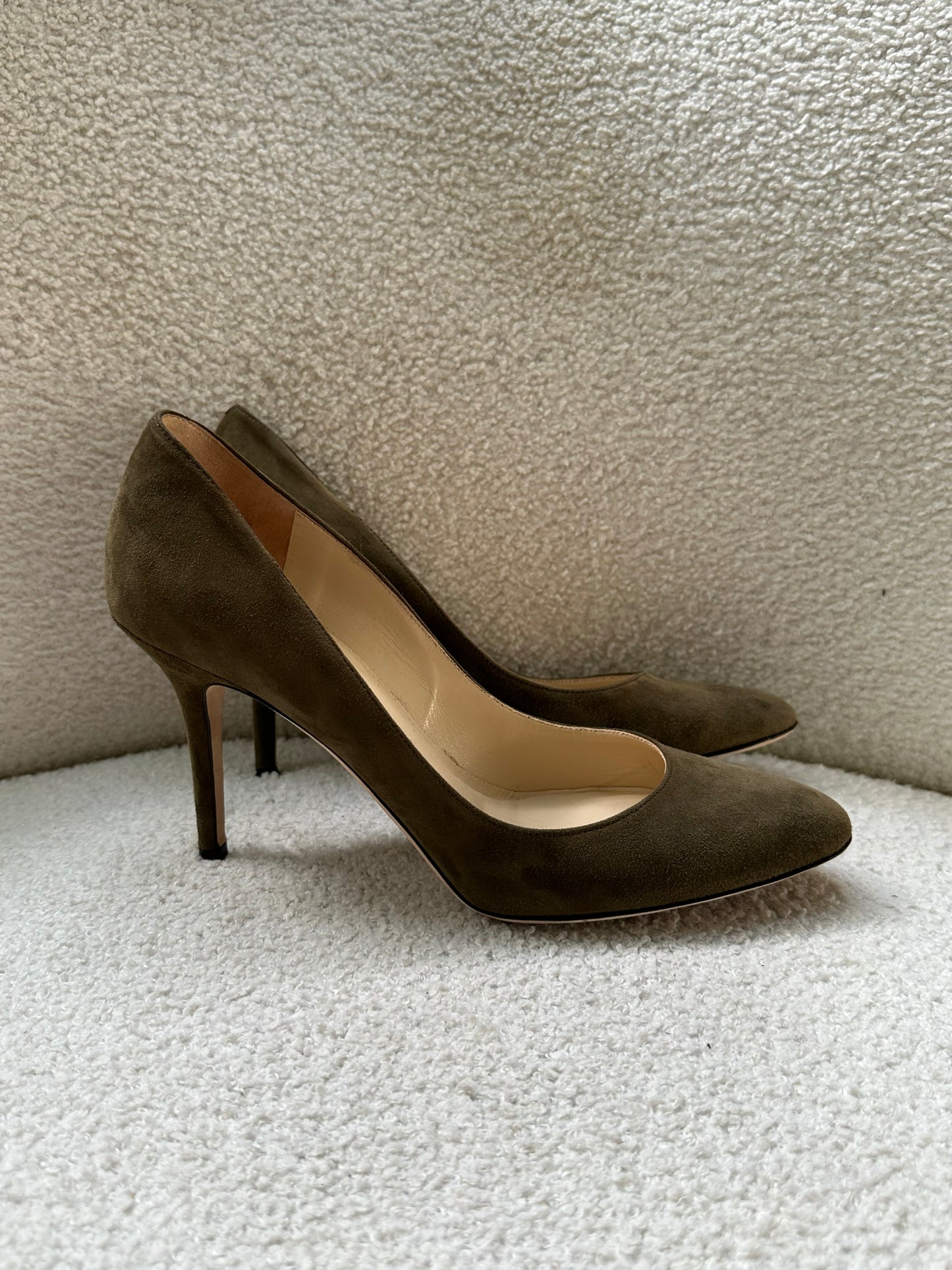 Jimmy Choo Olive Suede Pumps Size 40