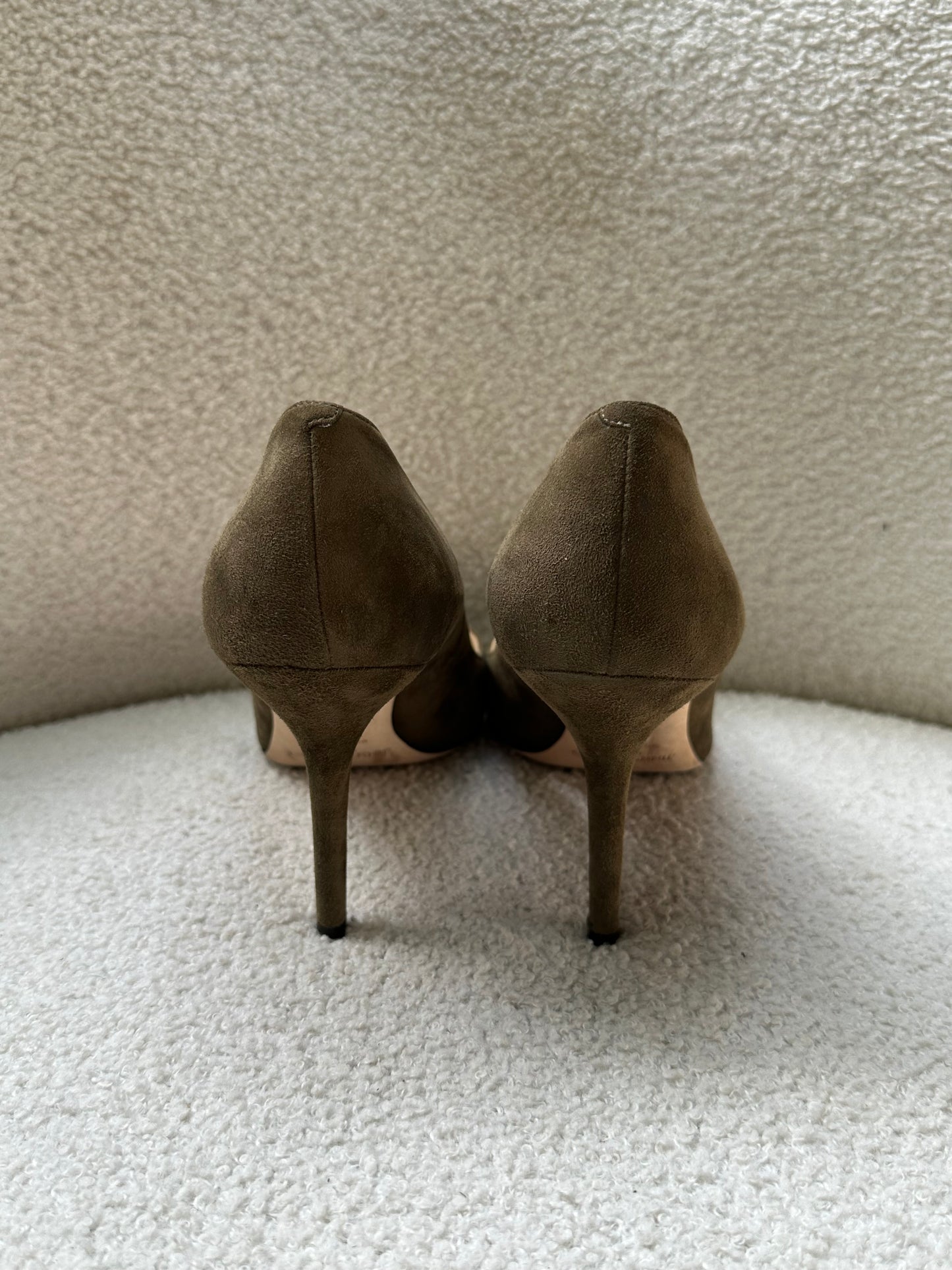Jimmy Choo Olive Suede Pumps Size 40