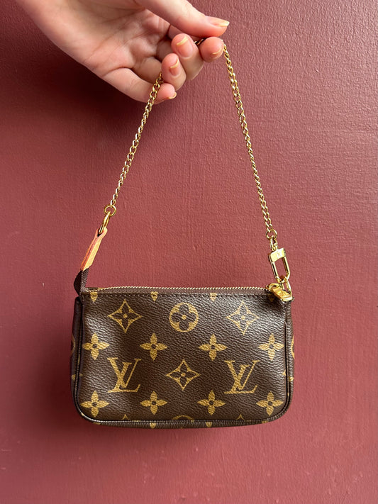 Louis Vuitton Small Pochette Bag