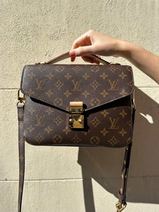 Louis Vuitton Pochette Metis Monogram Bag