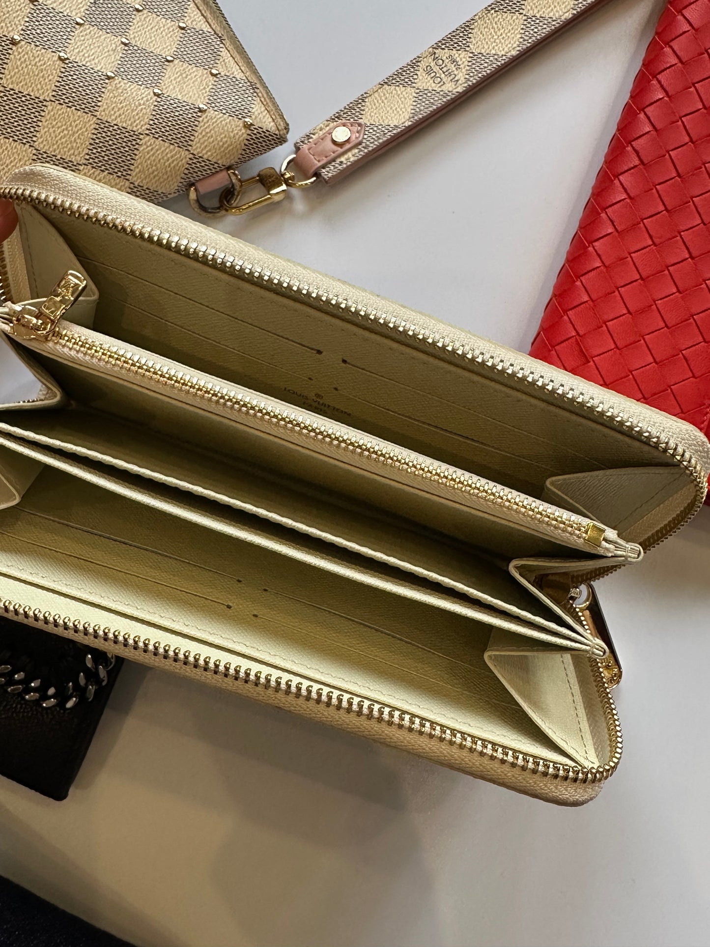 LV damier azur wallet