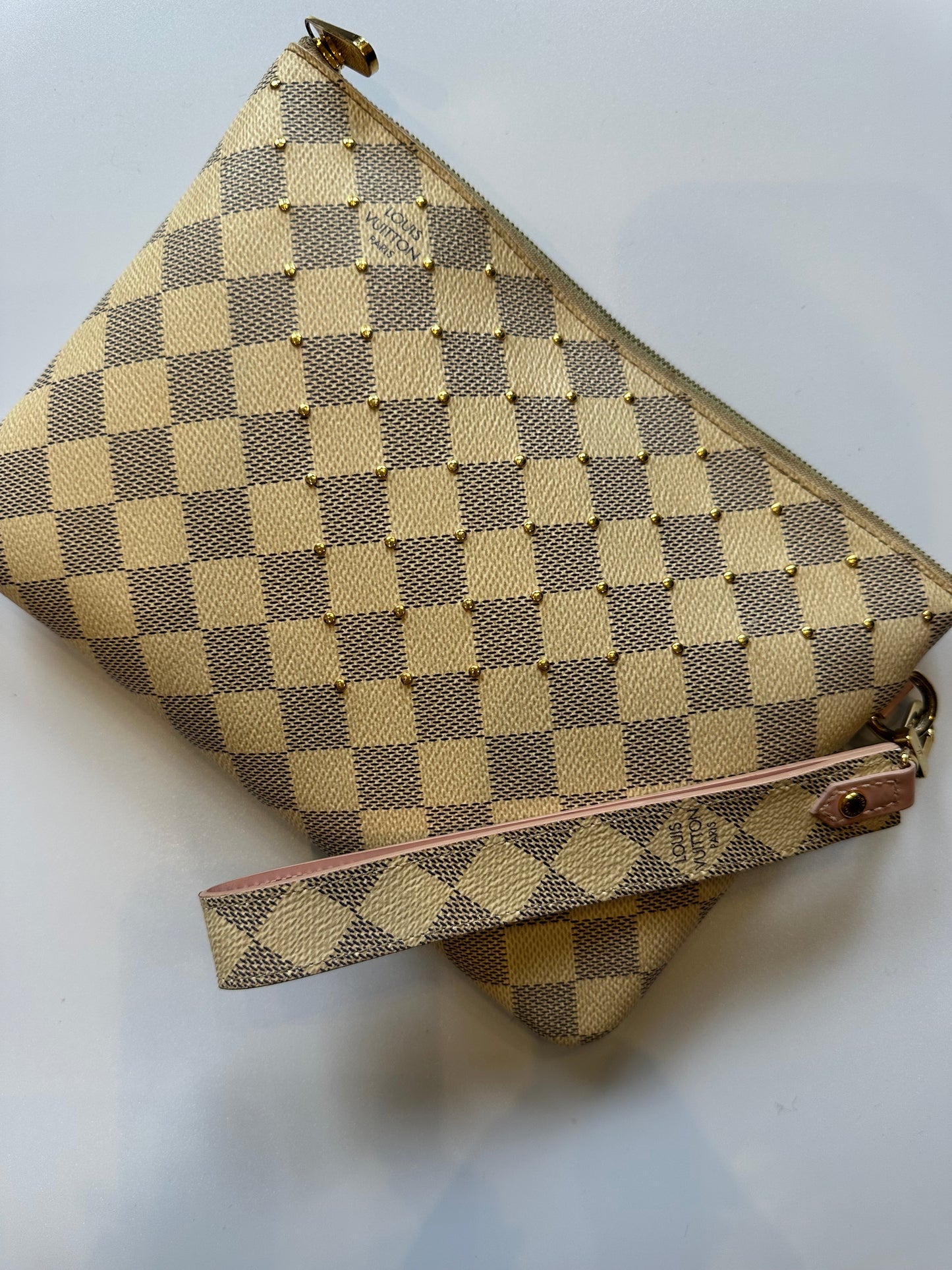 LV damier city pouch