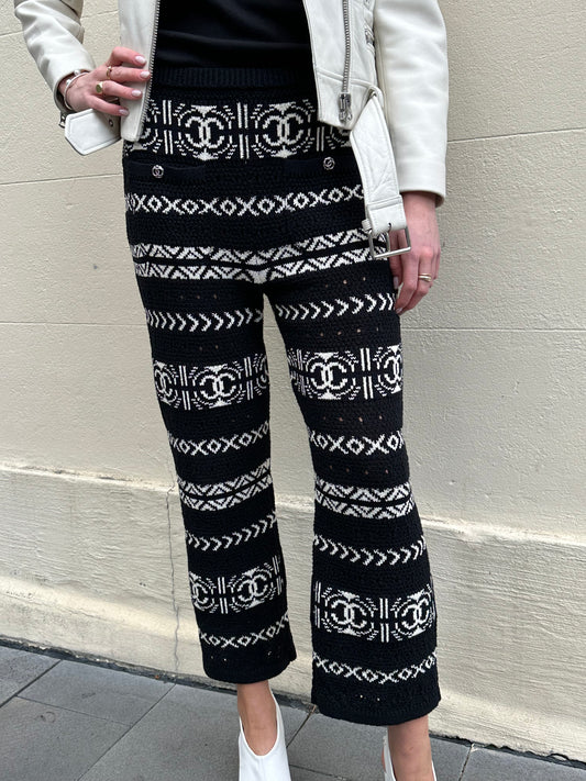 Chanel Black/White Knit Crop Pant Size 38